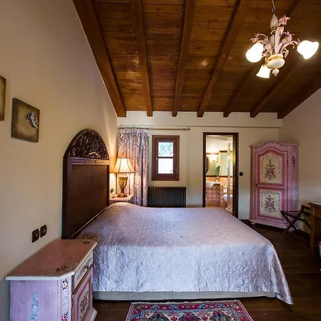 Boutique Kokkino Spiti 3* فيريا