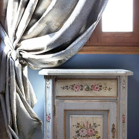 호텔 Boutique Kokkino Spiti 3*