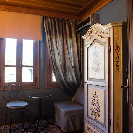 Boutique Kokkino Spiti فندق 3*