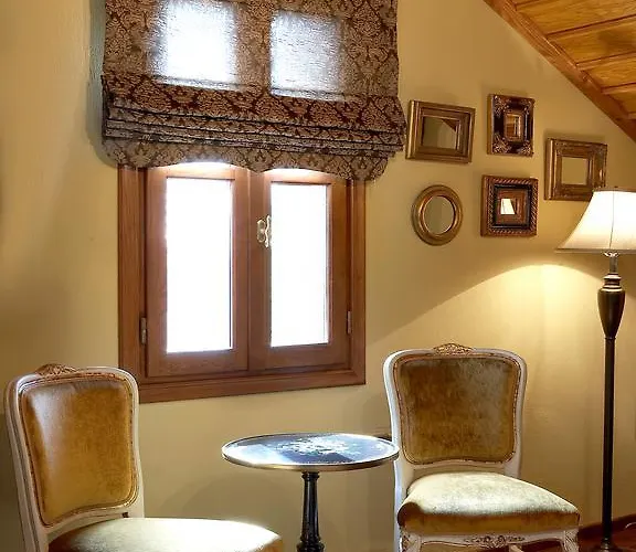 Boutique Kokkino Spiti