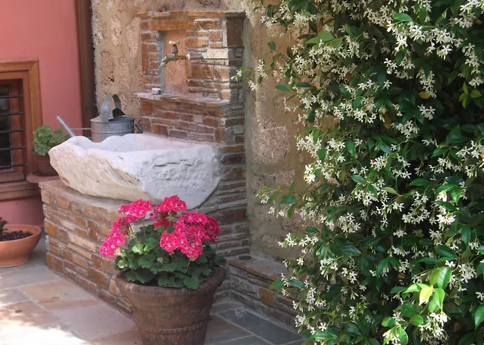 Boutique Kokkino Spiti